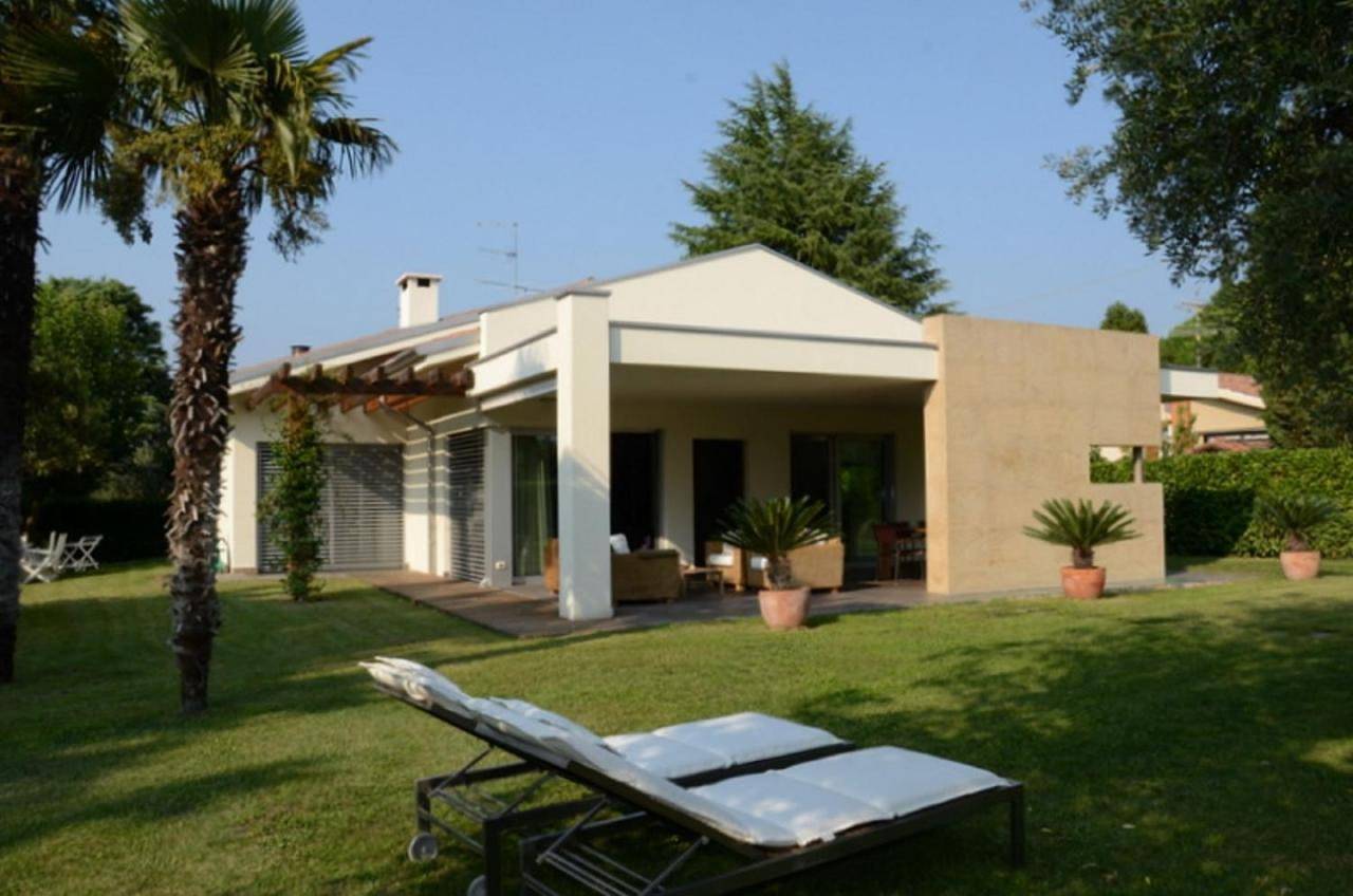 Casa Savoia Luxury House in Bardolino, Gardasee-Berge