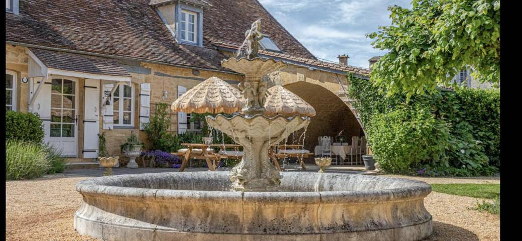 Location de vacances pour 10 personnes, avec jardin à Saint-Sulpice-d'Excideuil