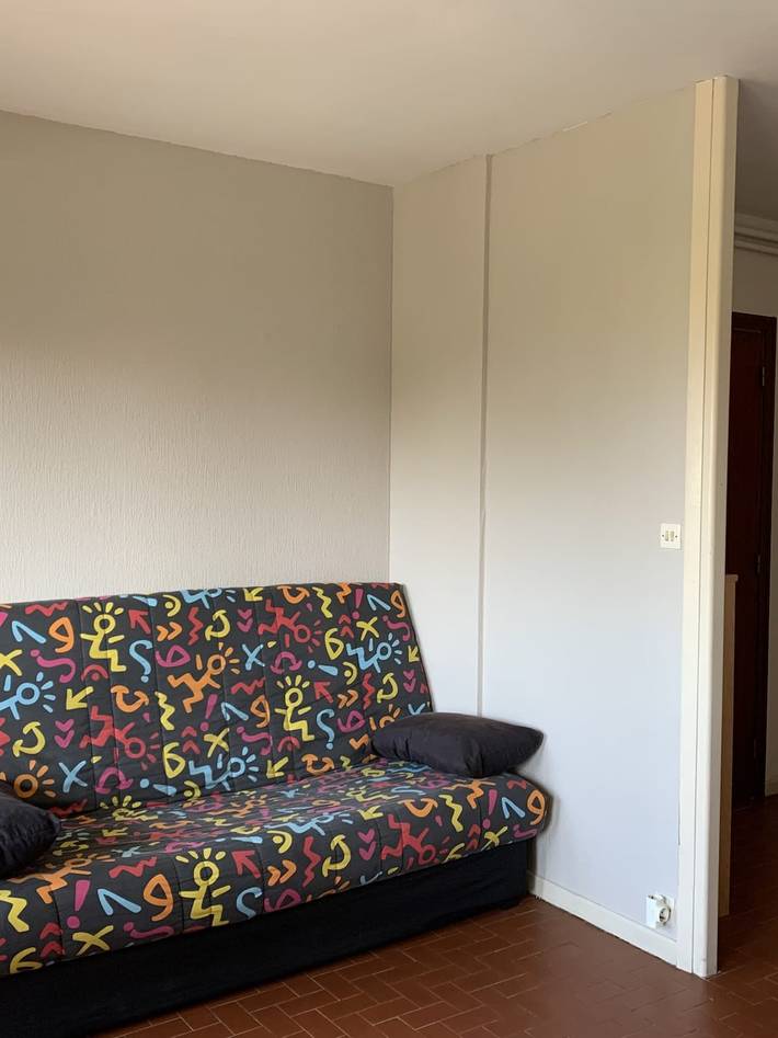 Gîte pour 4 personnes, avec balcon, adapté aux familles dans Plage Republique Frejus - 4