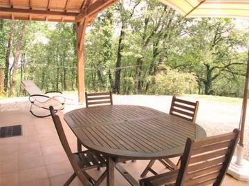 Location de vacances pour 5 personnes, avec piscine et terrasse à Loupiac (Lot)