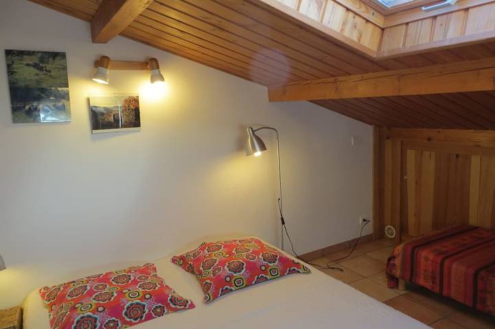 Gîte pour 13 personnes, avec terrasse et jardin à Rocles - 3