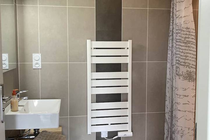 Location de vacances pour 2 personnes, avec jardin et terrasse à Plescop - 4