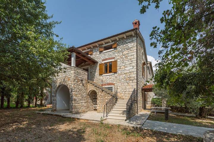Ferienhaus für 8 Personen, mit Garten in Lanterna