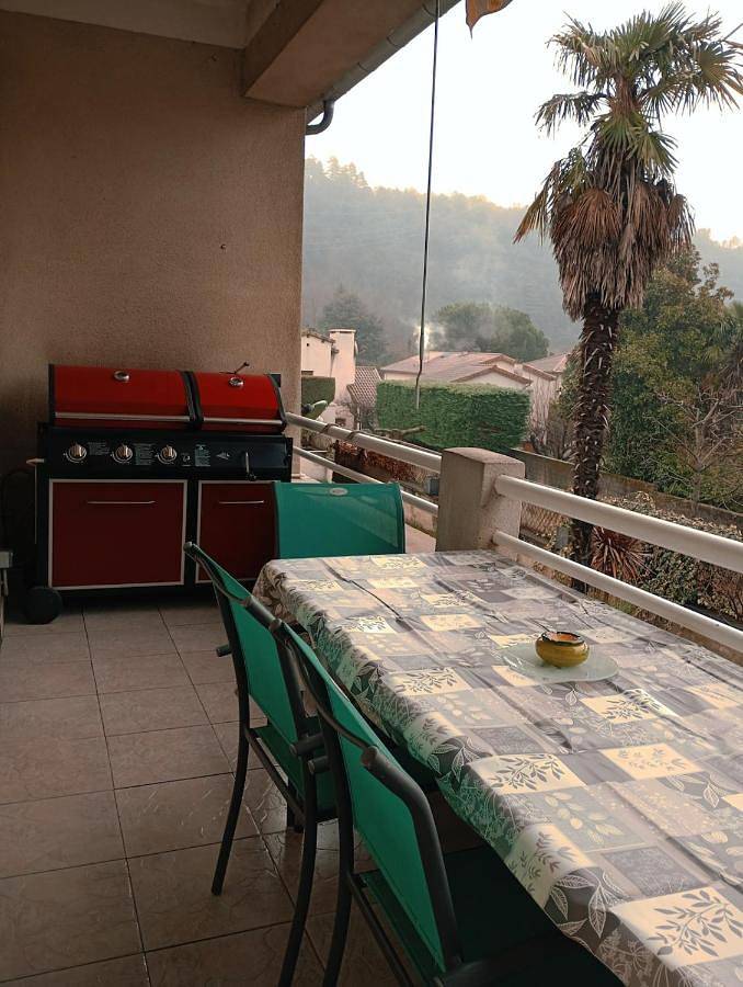 Gîte pour 4 personnes, avec vue et terrasse à Labégude - 4