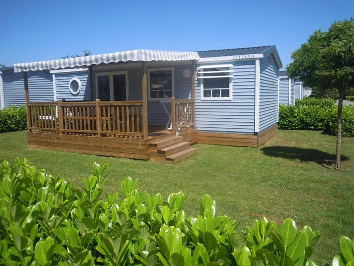 Location de vacances pour 2 personnes, avec jacuzzi et piscine ainsi que terrasse et sauna à Puilboreau - 2