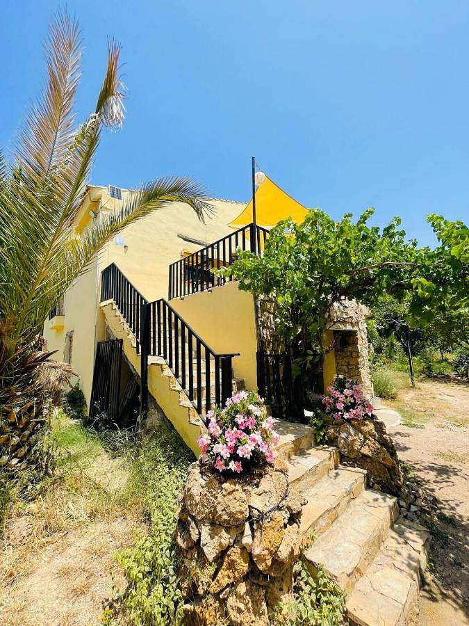 Apartamento de vacaciones para 4 personas, con vistas además de piscina y jardín en Vall de Cofrents