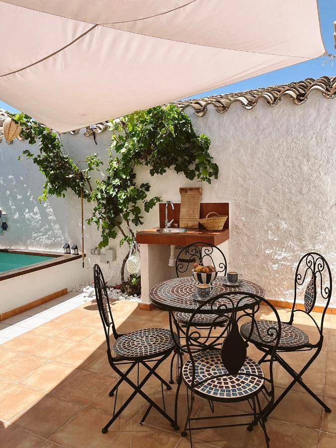 Casa rural para 2 personas, con jardín además de piscina y vistas en Hellín