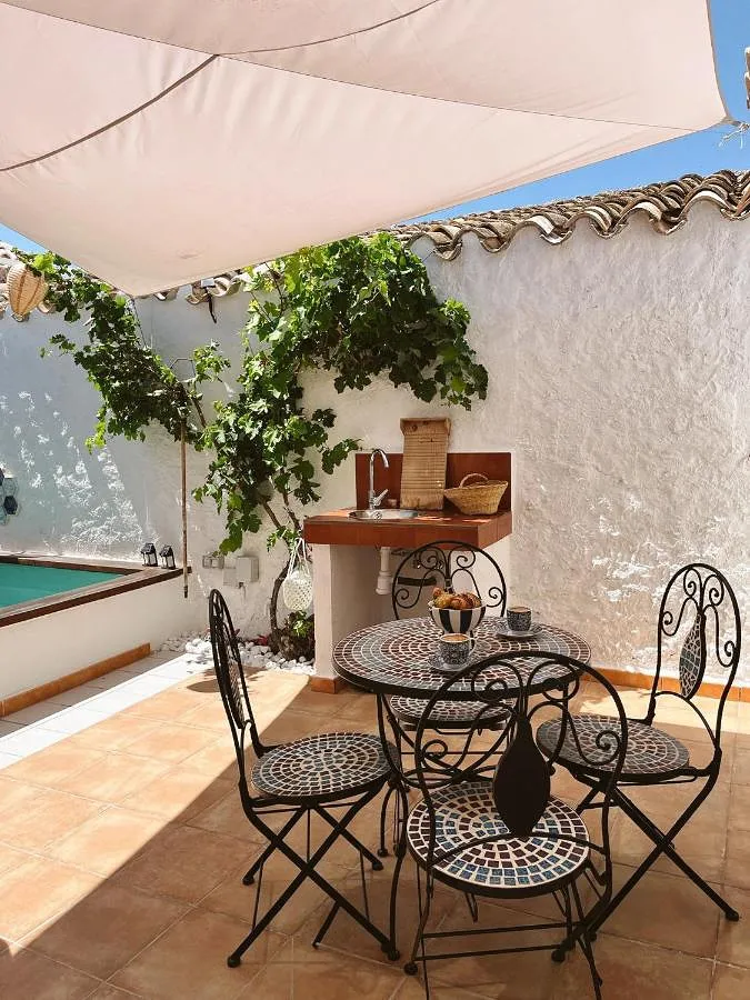 Casa rural para 2 personas, con piscina además de jardín y vistas - 1