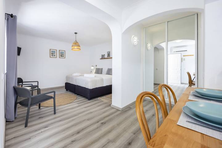 Gîte pour 2 personnes, avec piscine, adapté aux familles dans Luz - 2