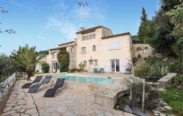 Cottage pour 6 personnes, avec terrasse et piscine à Spéracèdes