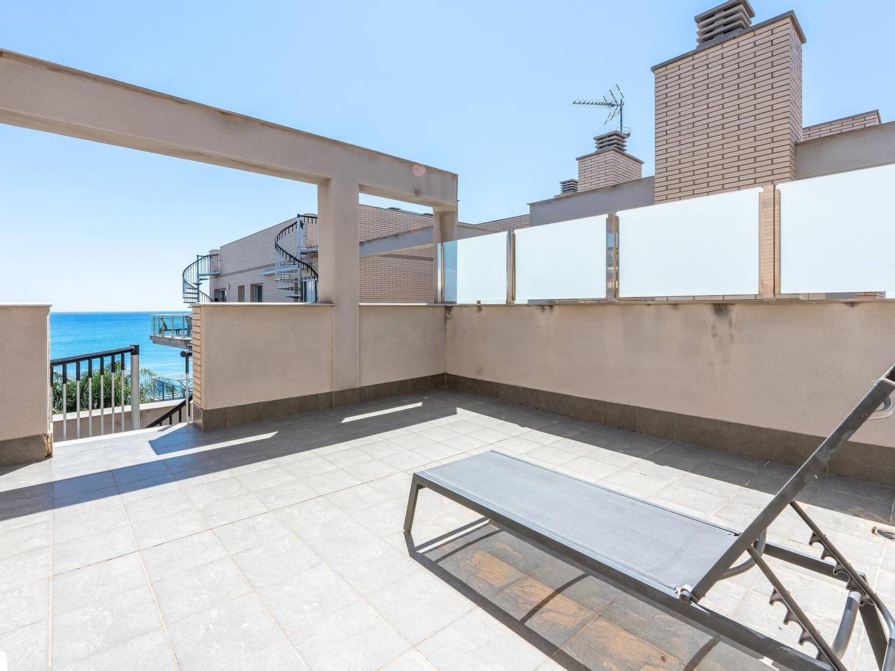 Apartamento vacacional entero, La experiencia mediterranea frente al mar in Miami Playa, Costa Dorada