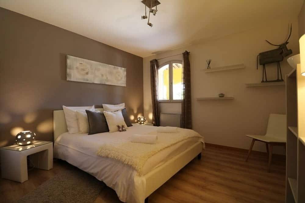 Schitterende Hedendaagse Villa 8/10 pers Verwarmd zwembad in Pernes-les-Fontaines, Vaucluse
