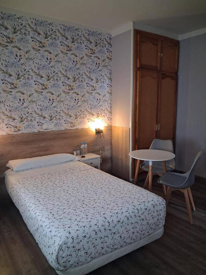 Hostal La Pastora in Candeleda, Valle del Tiétar