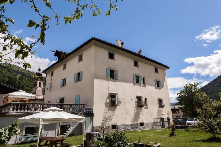 Casa vacanza per 5 persone, con Terrazza e Giardino nonché Panorama a Pellizzano