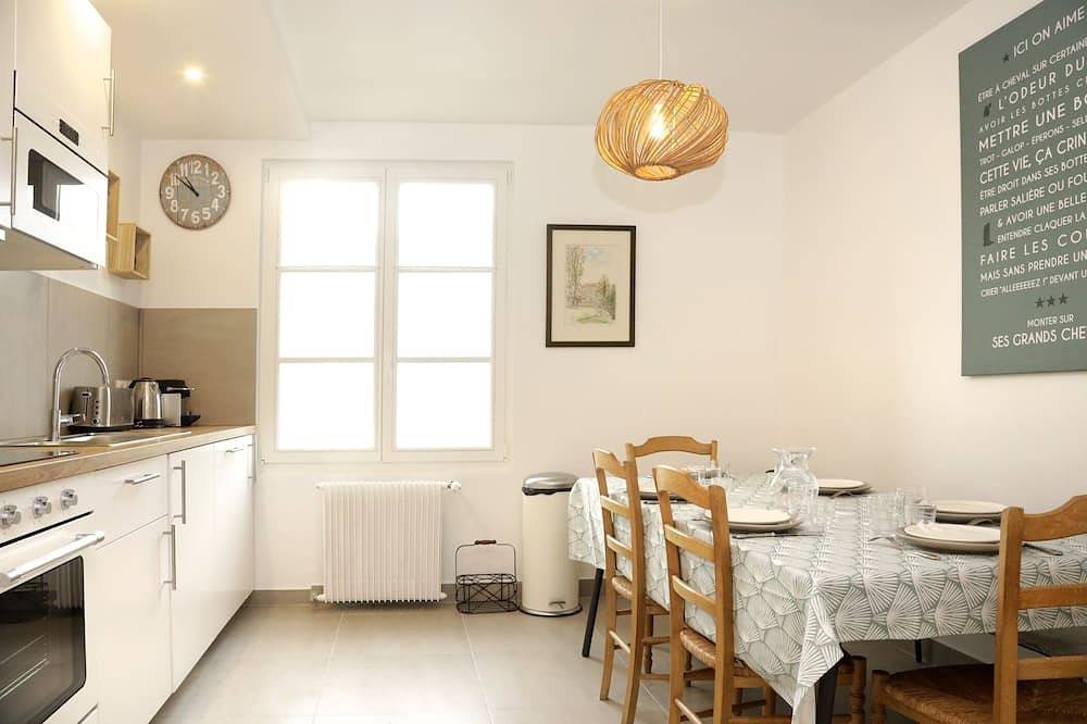 Entire apartment, Appartement Paddock Prestige in Gouvieux, Oise