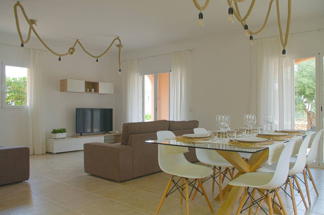 Ferienhaus "Dones D'Aigua" mit Meerblick, Bergblick, Balkon, Terrasse & Pool in Colònia de Sant Pere, Artà