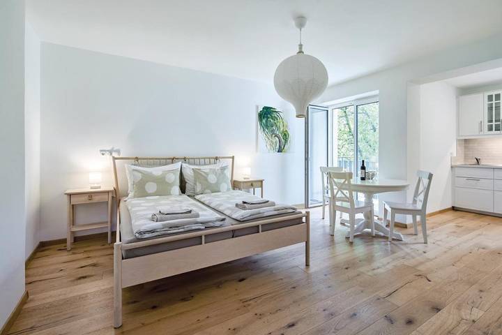 Ferienwohnung für 2 Personen, mit Balkon und Garten in Schlanders
