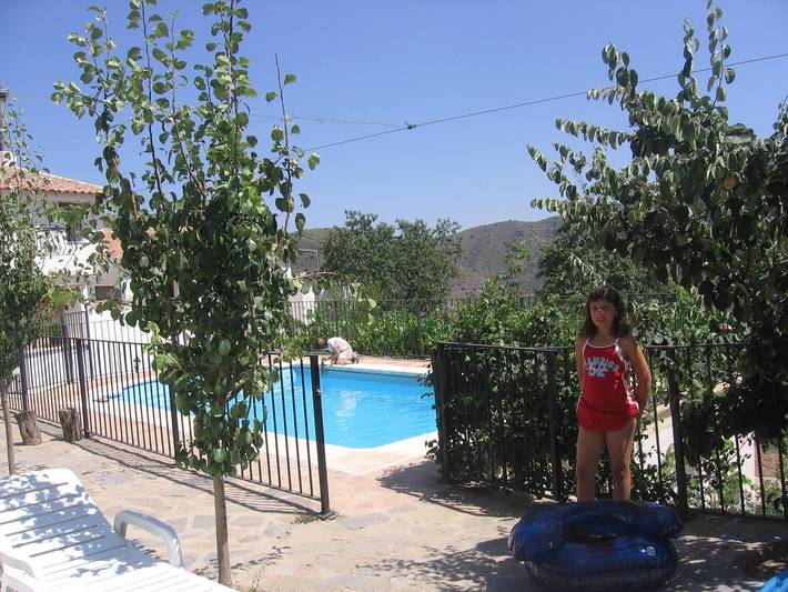 Casa rural para 4 personas, con Jacuzzi además de Terraza y Piscina en Laroya - 2