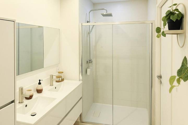 Location de vacances pour 5 personnes, avec vue et jardin ainsi que bassin pour enfant et piscine, animaux acceptés à Venelles - 3