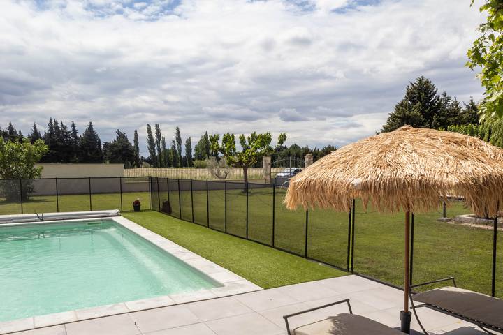 Location de vacances pour 6 personnes, avec terrasse et jardin à Eyragues - 3