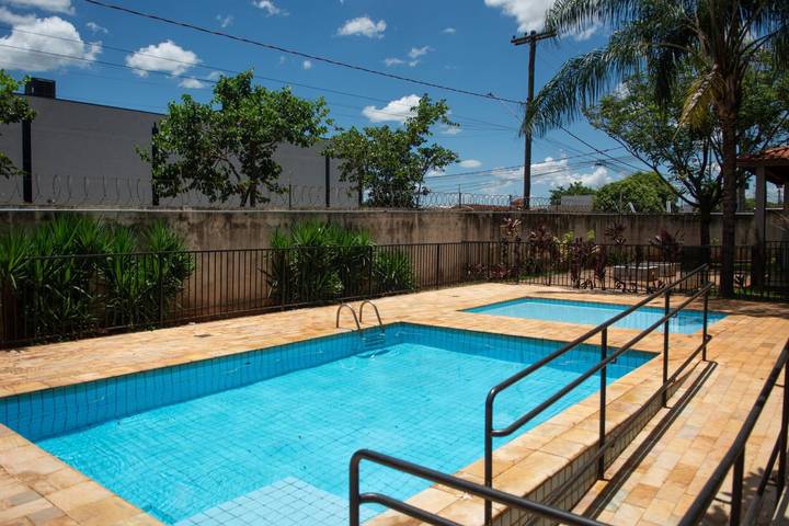 Casas e apartamentos de temporada para 6 pessoas, com piscina e jardim em Ribeirão Preto