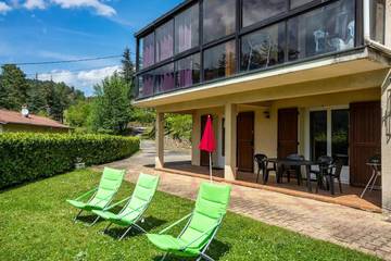 Gîte pour 3 personnes, avec jardin à Génolhac