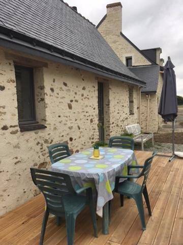 Gîte pour 5 personnes, avec jardin ainsi que vue et piscine à Daumeray