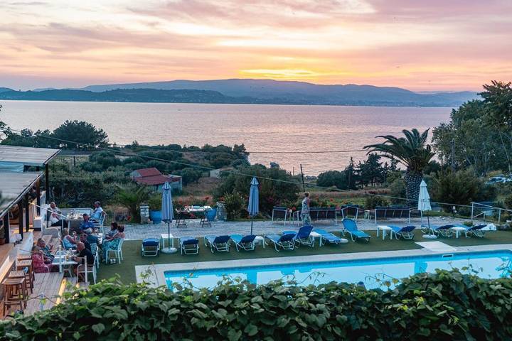 Holiday apartment for 2 people, with pool and view as well as garden, with pets in Lassi