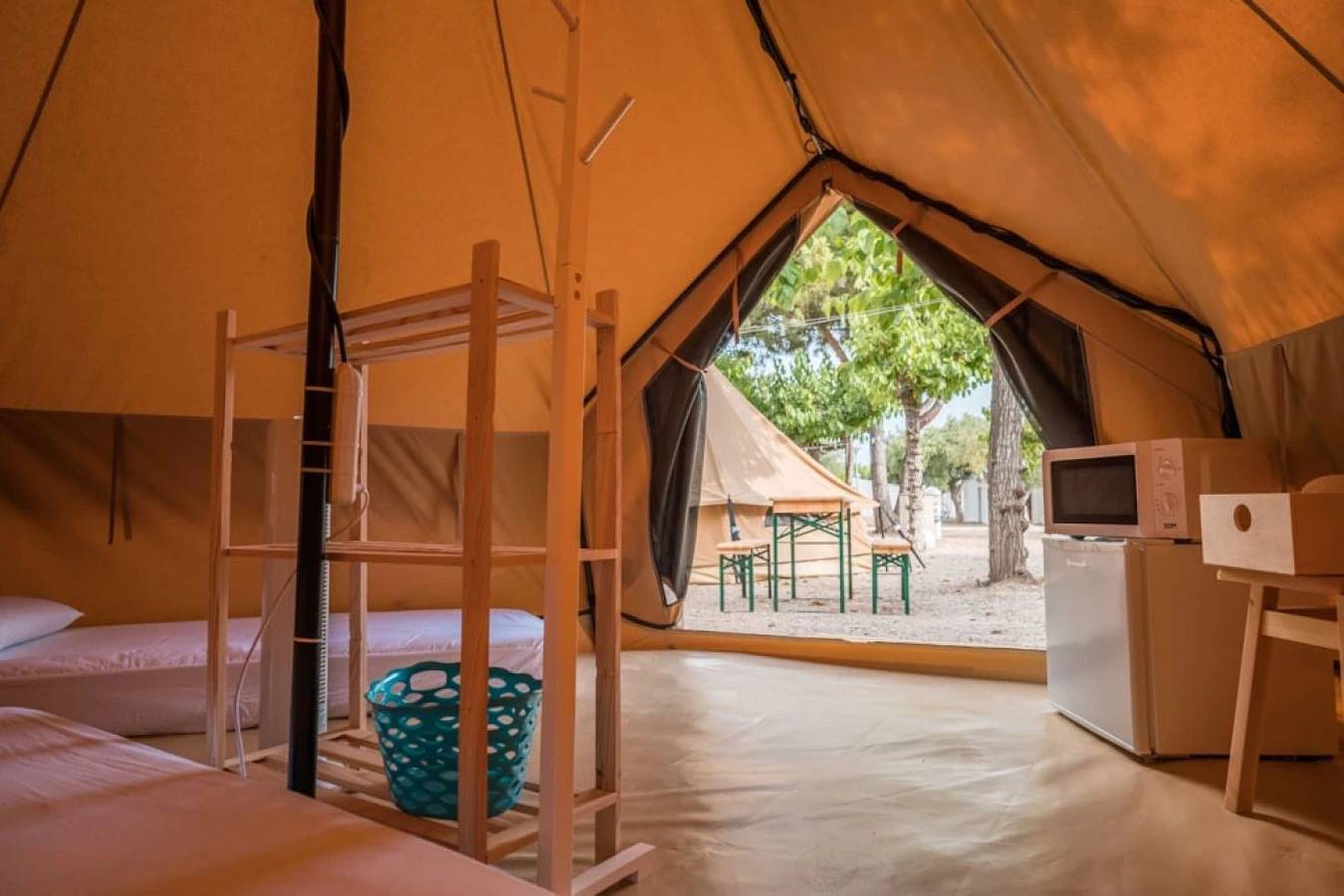 Zecamping 2 étoiles pataugeoire 500m plage pet friendly locatif Bbq 12m2 in Vilafortuny, Cambrils