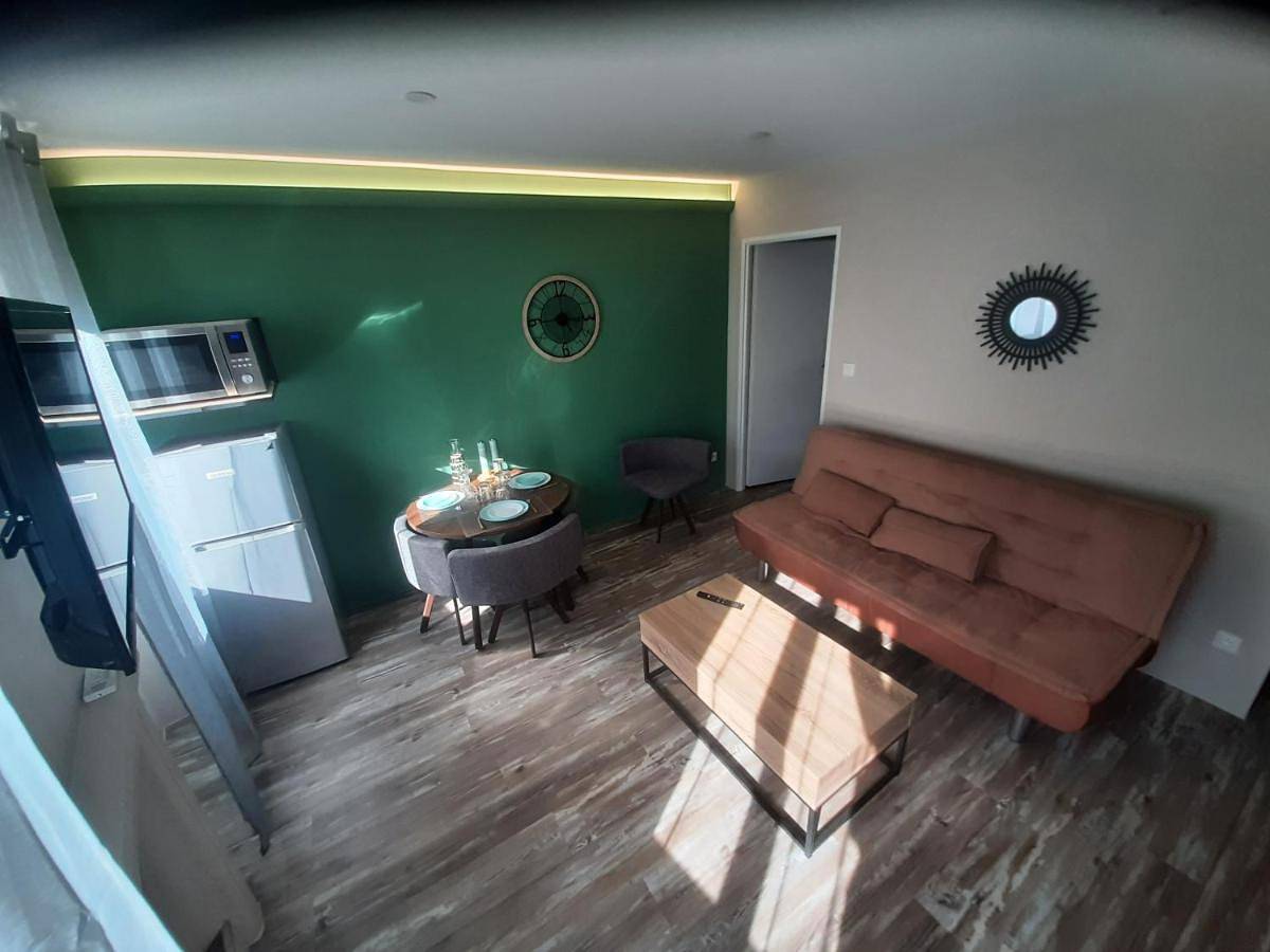 Appartement entier, 3 Apt T2 Cosy de 40 à 50 M2 Idéal pour un déplacement Pro " Les Iris " in Bourg-Saint-Andéol, Privas (arrondissement)