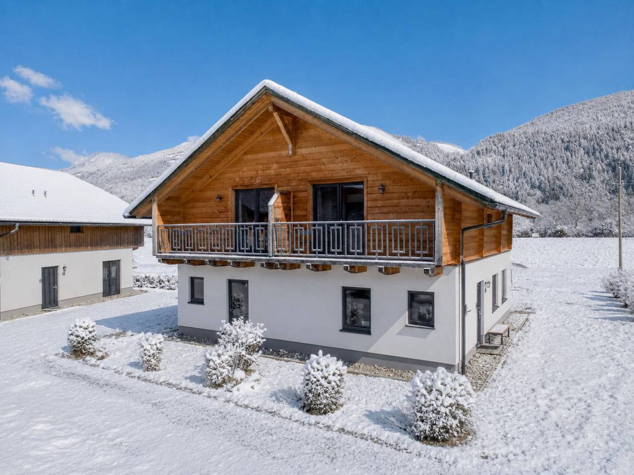 Chalet mit Sunshower und panoramischem Blick in Hermagor-Pressegger See, Bezirk Hermagor