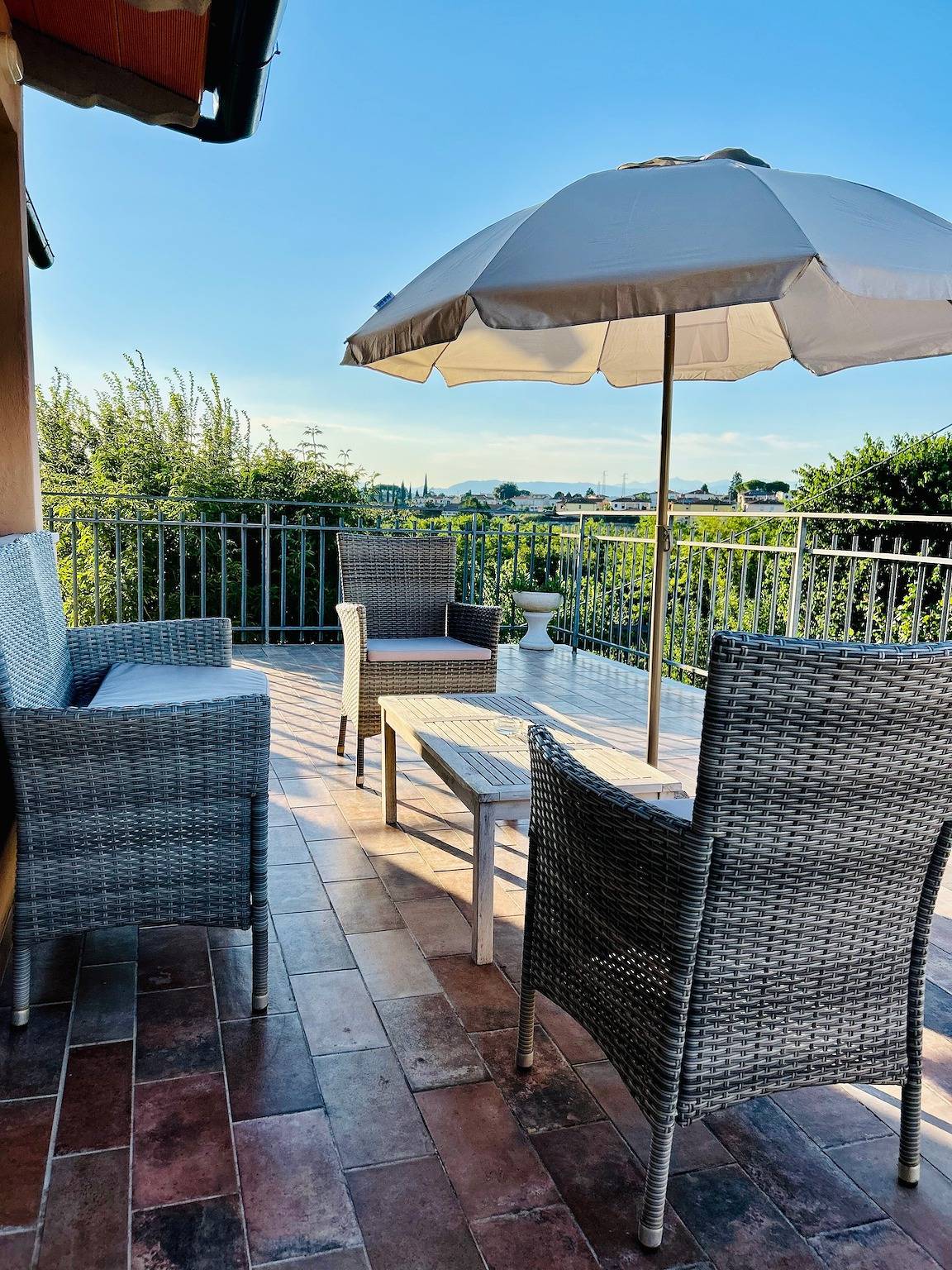 Hel lägenhet, ‘Tarallino House’ Apartment with Private Terrace, Wi-Fi & Air Conditioning in Montopoli in Val d'Arno, Pisa provins