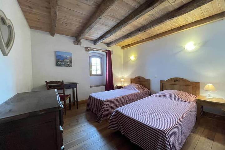 Location de vacances pour 8 personnes, avec balcon et jardin à Saint-Étienne-de-Baïgorry - 4