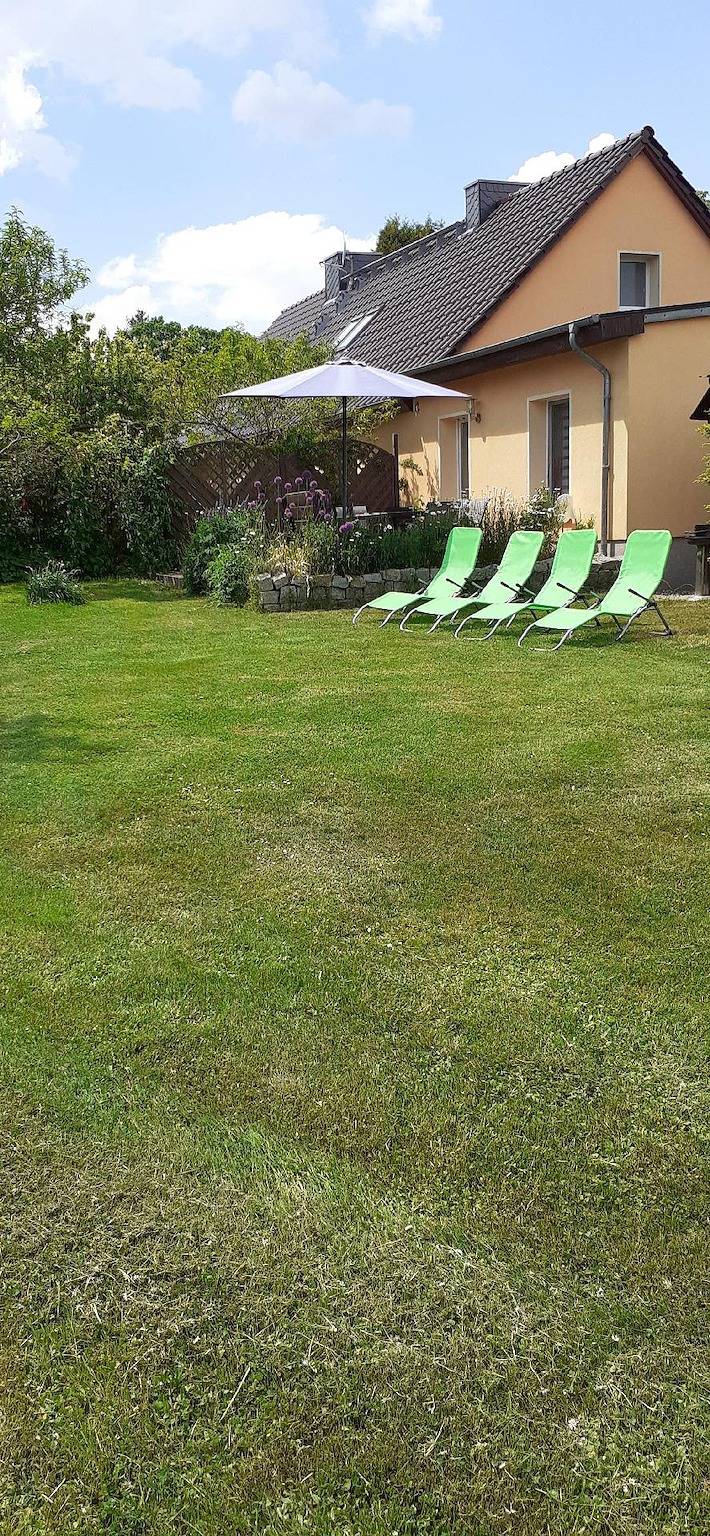Ganze Ferienwohnung, Appartement in Buchenhain mit Großem Garten in Boitzenburger Land, Barnimerland Region