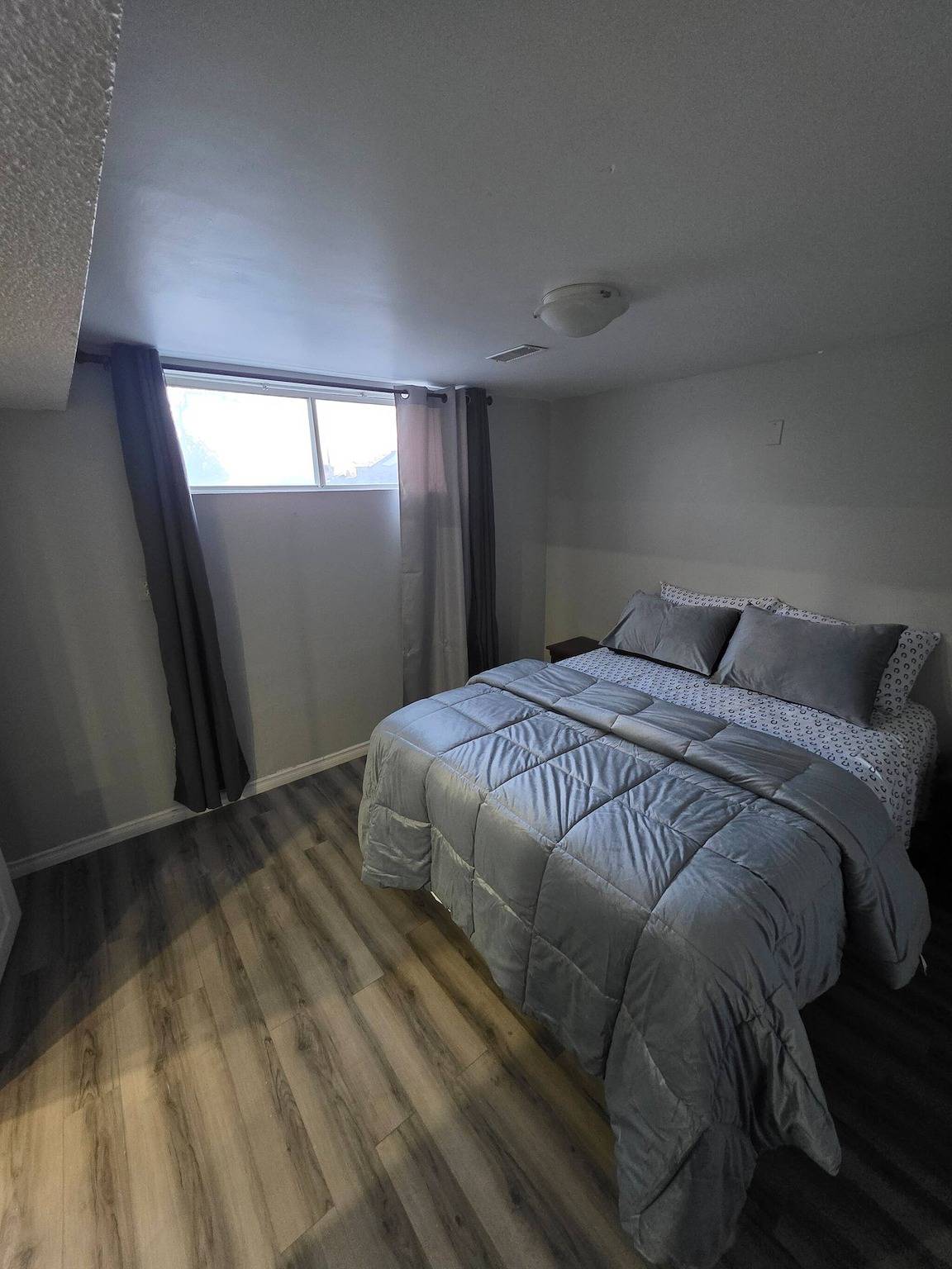 Suite luminosa y acogedora de 2 dormitorios en la planta principal in Brampton, Lago Ontario (Kanada)
