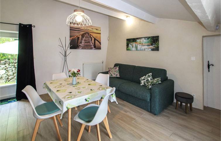 Appartement Laupie avec piscine et parking. in Bonlieu-sur-Roubion, Région de nyons