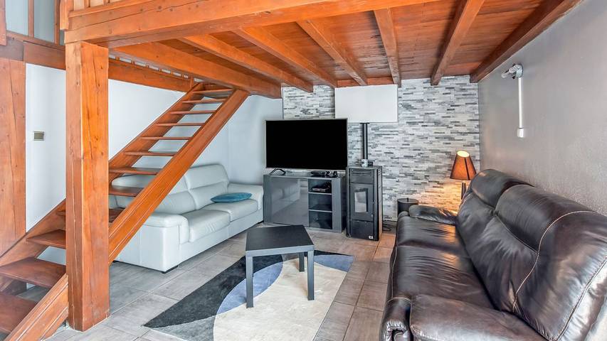 Location de vacances pour 11 personnes, avec jacuzzi ainsi que jardin et piscine, animaux acceptés à Orange - 2