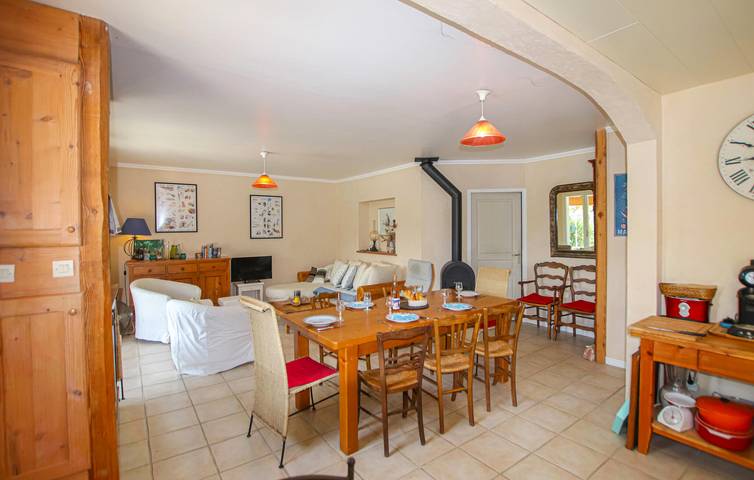 Location de vacances pour 6 personnes, avec piscine ainsi que terrasse et jardin à La Baume-de-Transit - 4