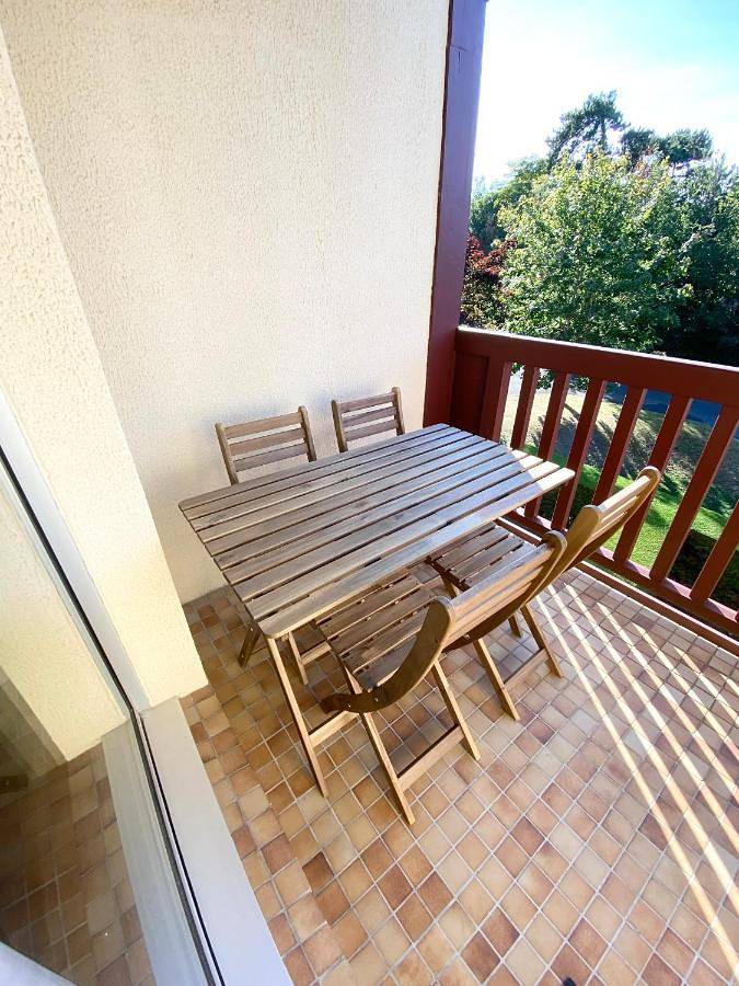 Appartement entier, Apartment with Balcony in Tourgéville, Région de Lisieux