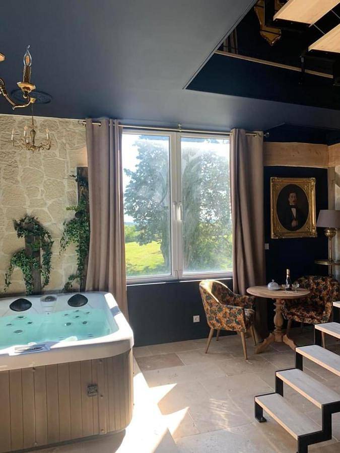 Suite avec Spa privatif à Albi La Mascrabiere Bed & Spa in Albi, Région d'Albi