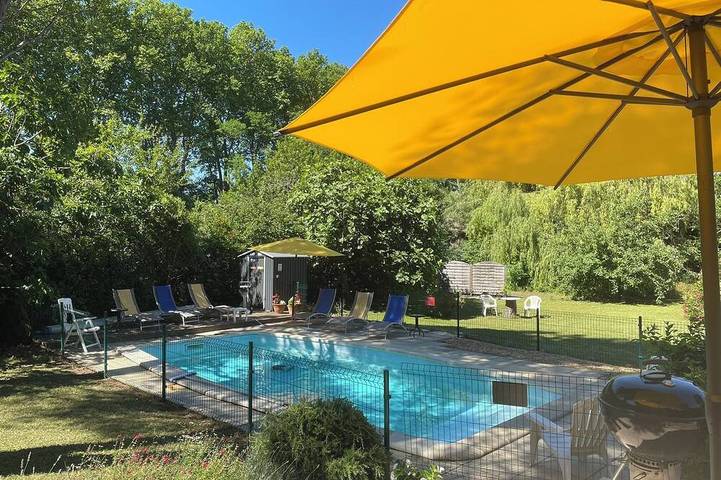 Location de vacances pour 10 personnes, avec Balcon ainsi que Terrasse et Jardin à Bellegarde-du-Razès