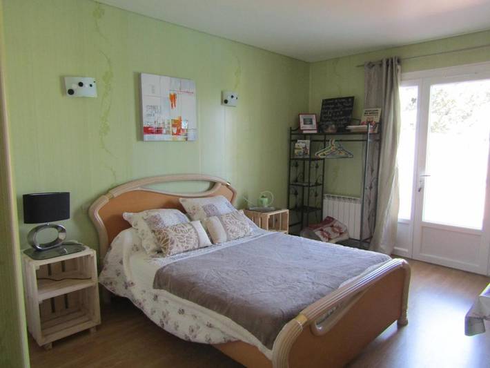 Gîte pour 2 personnes, avec jardin et piscine ainsi que vue et terrasse à Calmont - 2