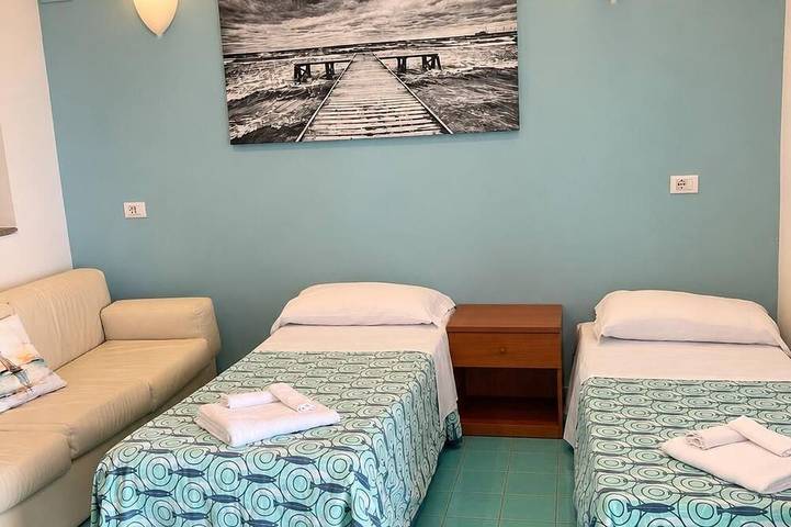 Bilocale, ampio terrazzo, fronte mare (Camelia) in Anzio, Provincia di Roma