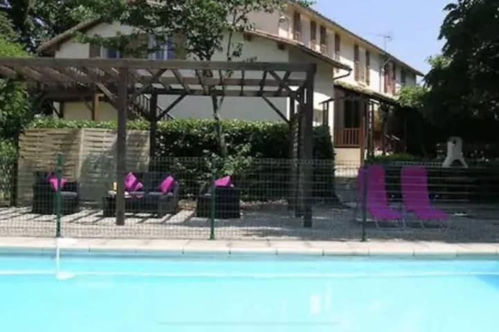 Maison de vacances pour 11 personnes, avec jardin ainsi que balcon et jacuzzi dans les Deux-Sèvres