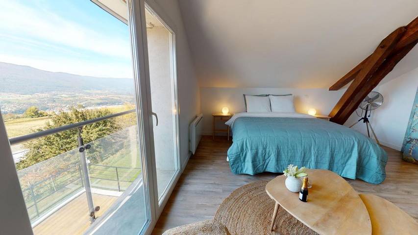 Location de vacances pour 2 personnes, avec terrasse ainsi que jardin et vue à Seyssel - 2