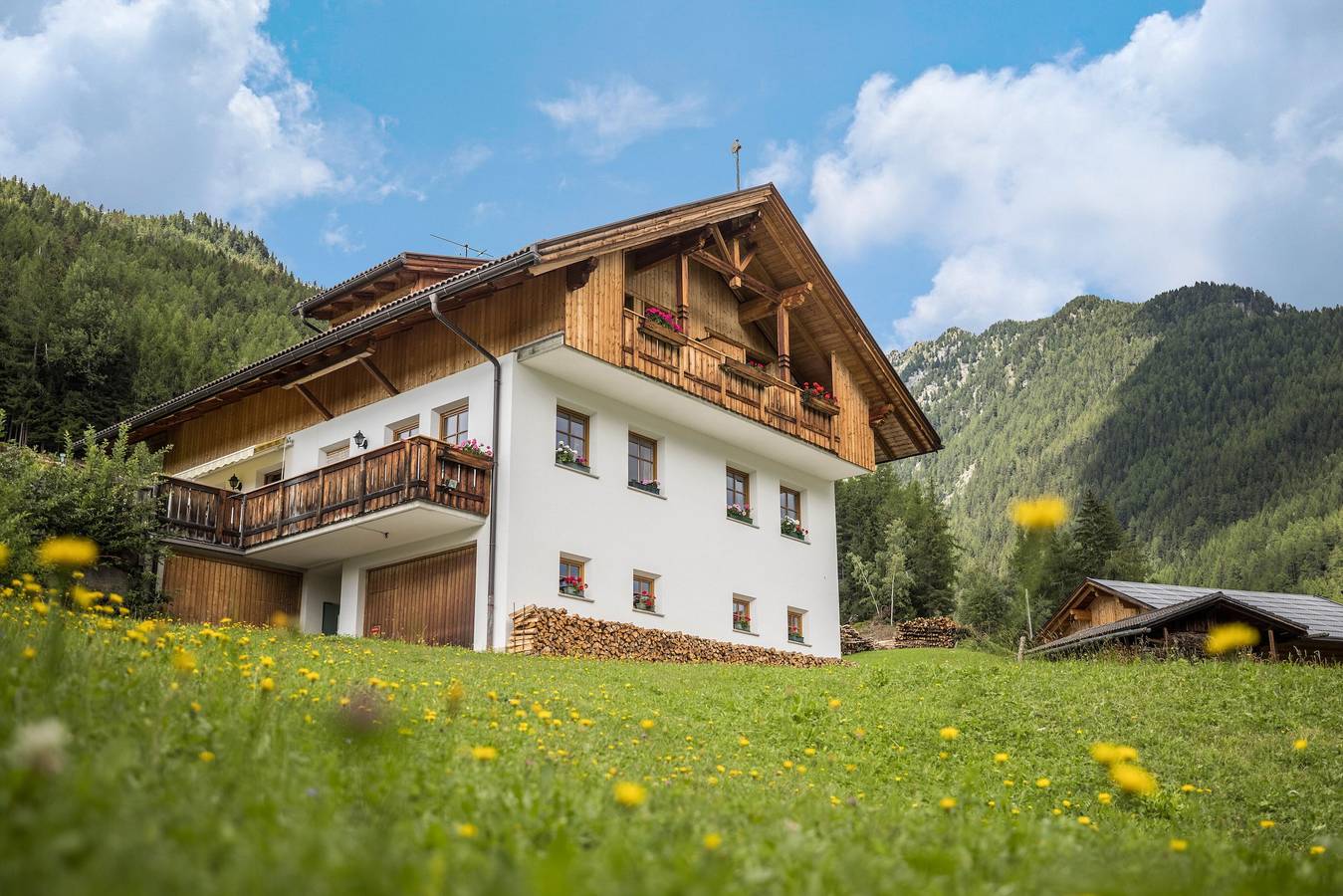 Ganze Wohnung, Ferienwohnung "Kuglerhof 1" mit Bergblick, Wlan, Balkon, Terrasse & Garten; haustierfreundlich in Steinhaus (Ahrntal), Ahrntal