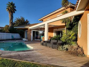 Cottage pour 6 personnes, avec piscine ainsi que jardin et terrasse à Bompas