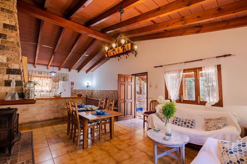 Maravillosa casa de vacaciones privada para 6 personas con Wifi, A/C, Tv y patio in Cala Tuent, Escorca