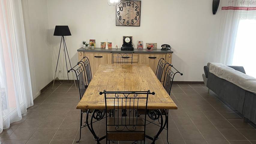 Holiday Home 'De Violette' with Mountain View, Private Pool and Wi-Fi in Serrières-de-Briord, Belley
