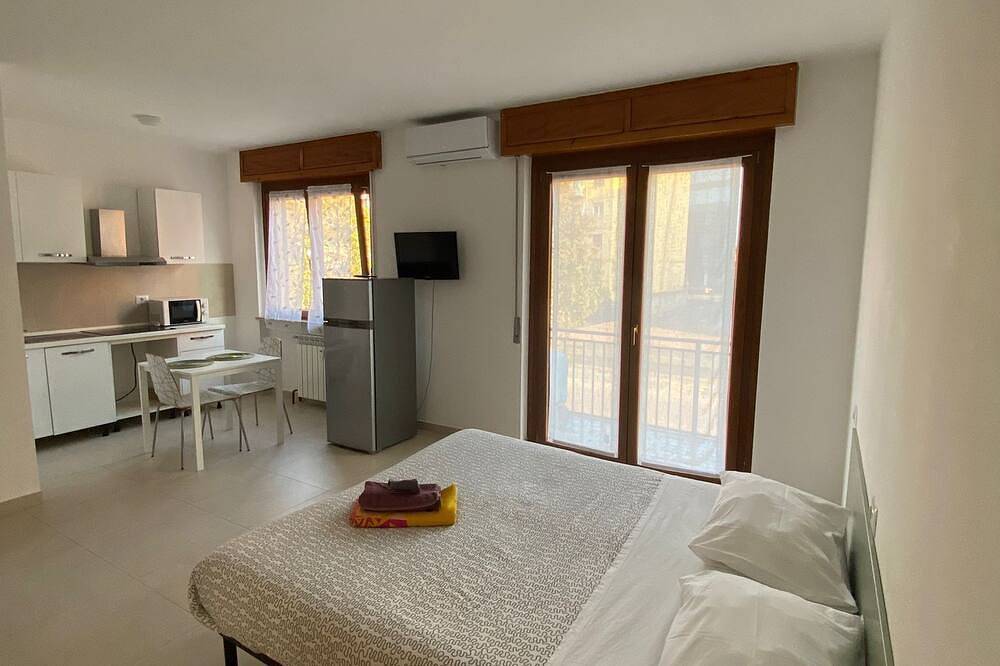 Appartamento intero, Mono Erminia in Novara (Italia), Provincia di Novara